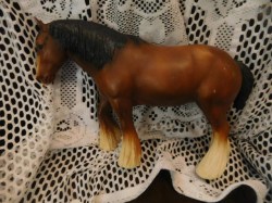9'' HARD PLASTIC  HANDSOME BROWN CLYDESDALE CHESS 71 BREYER HORSE, CREAM BLAZE
